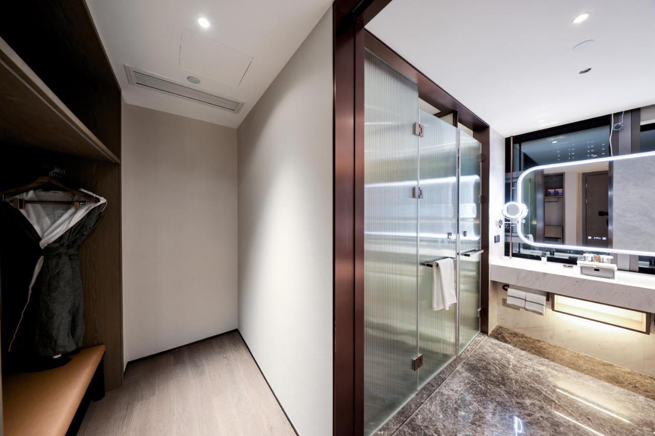 Urcove By Hyatt Shenzhen Luohu Hotel Exterior photo